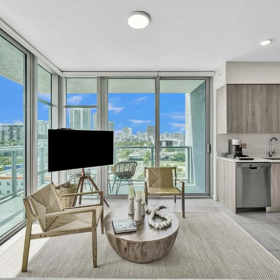 New Stunning Ocean Views, 2 Bdrms corner Condo - Image 1