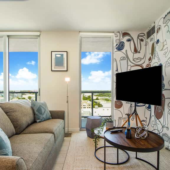 New Artsy & Cozy 1Bdrm Condo In The Best Area - Image 1
