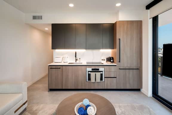Elegant 1BR in Heart of Miami Beach. Walk to Ocean - Image 4