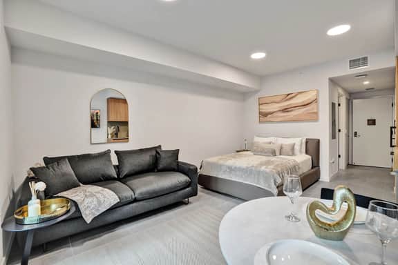 NEW Studio Downtown Miami - Image 5