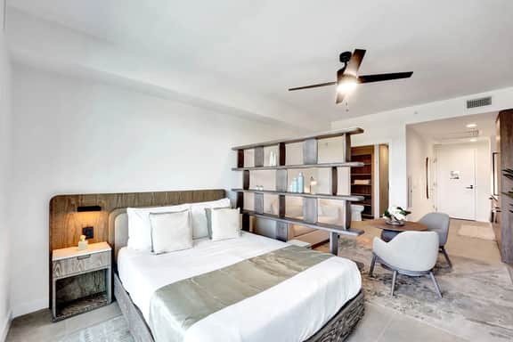 Luxury studio in North Beach - Image 5