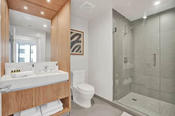 Brand New 1/1 Condo, Downtown Miami - Image 3
