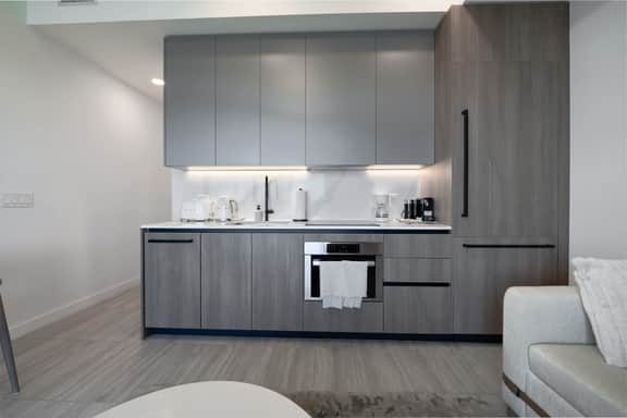 21st Floor 1BR Beach Access, Pool & Skyline - Image 5