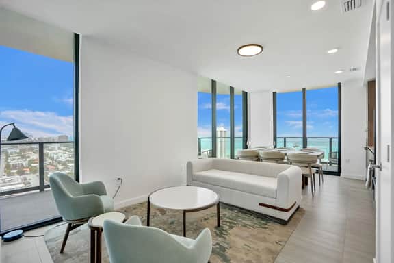 NEW: Stunning views 4 Bdrms Condo steps from the beach - Image 2