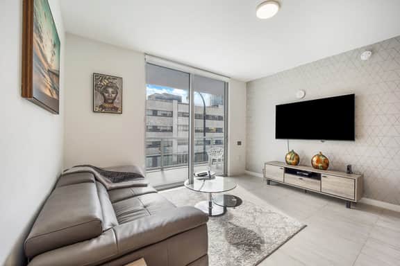 Two Bedroom Condo With King bed & Queen Bed - Image 2