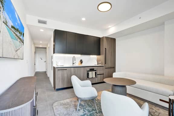 NEW 1BR in Miami Beach, Walk to Beach, Resort - Image 2