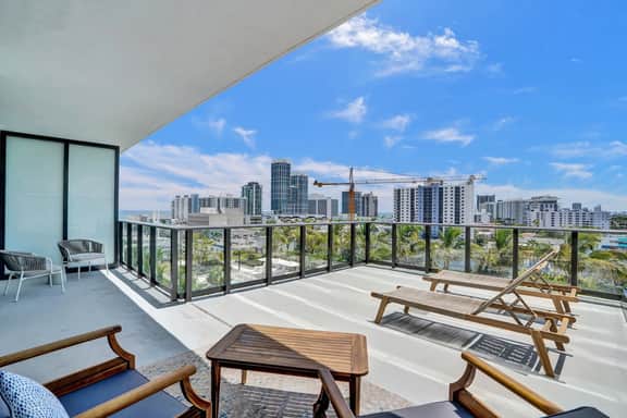 Elegant 1BR Retreat | Pool Deck, Gym & Beach - Image 3