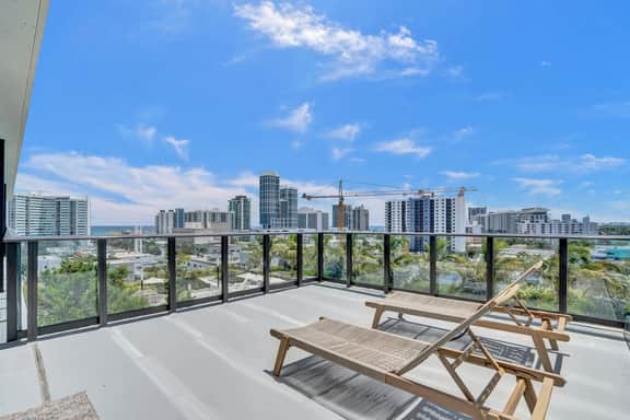 Elegant 1BR Retreat | Pool Deck, Gym & Beach - Image 2