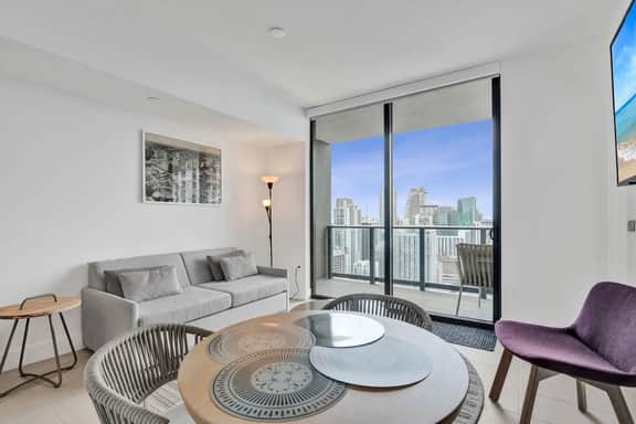 NEW Amazing 1/1 Panoramic Views Miami 41st floor - Image 4
