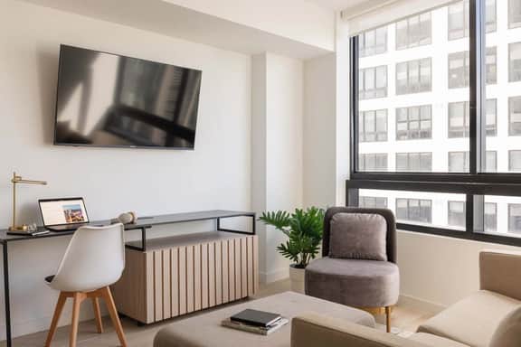 Amazing 1/1 Condo in Downtown Miami Free Parking - Image 2