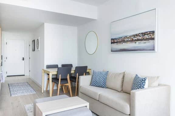 Luxury 2/2 Condo Downtown Miami with Free Parking - Image 3