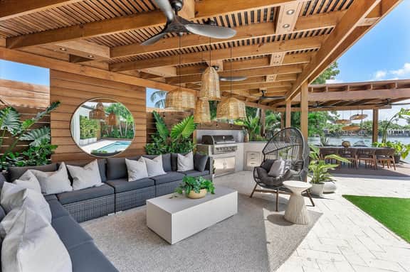 Modern 6-Bedroom Villa sleeps 19 - Image 2