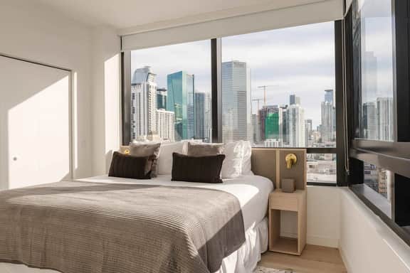 Trendy 2BR Retreat in Downtown Miami Free Parking - Image 2