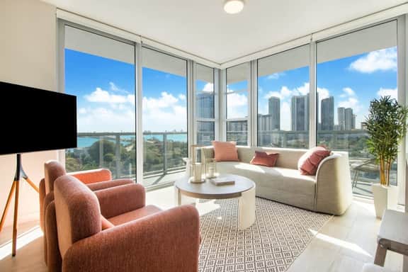 Stunning Views 2 Bdrms Condo|Miami Design District - Image 4