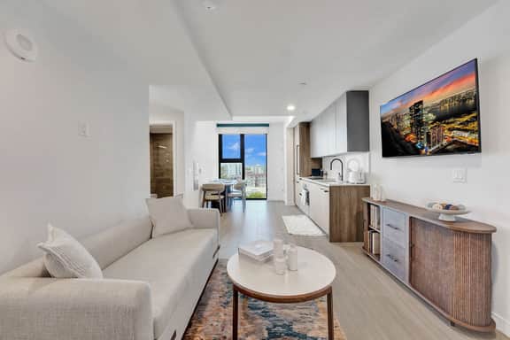 Luxe 1BR at 72 Park | Balcony & Miami Skyline - Image 2