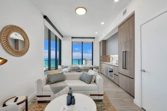 20th-Floor 4BR Haven | Breathtaking Ocean Views - Image 2
