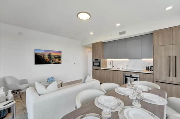 21st Floor Coastal Oasis | Pool, Gym & Beach - Image 5