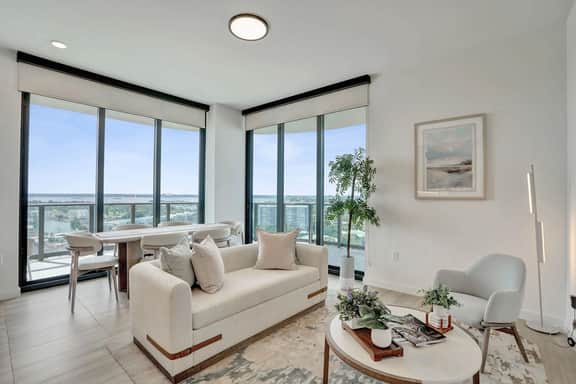 21st Floor Coastal Oasis | Pool, Gym & Beach - Image 2