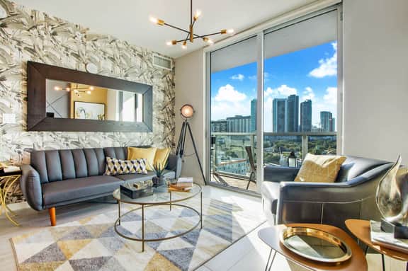 Bay+City Views! Modern Dream 1 Bdrm+Den Condo - Image 5