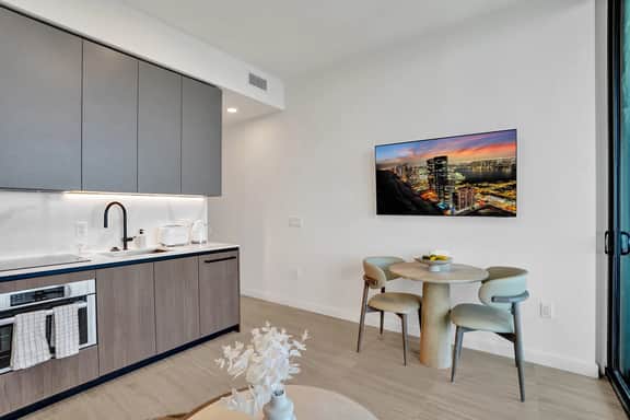 19th-Floor 1BR | High-End 72 Park Pool Retreat - Image 4