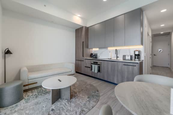 18th Floor Coastal Oasis | Pool, Gym & Beach - Image 3