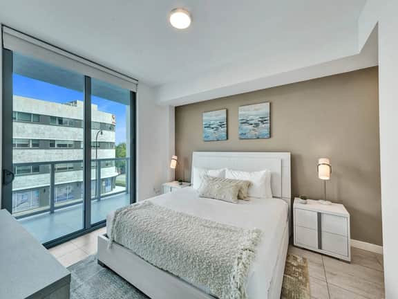 Elegant 2 Bdrms Condo Best Miami Location - Image 2