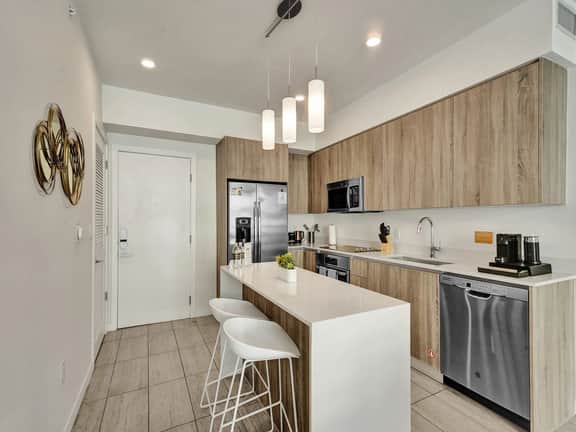 Elegant 2 Bdrms Condo Best Miami Location - Image 3