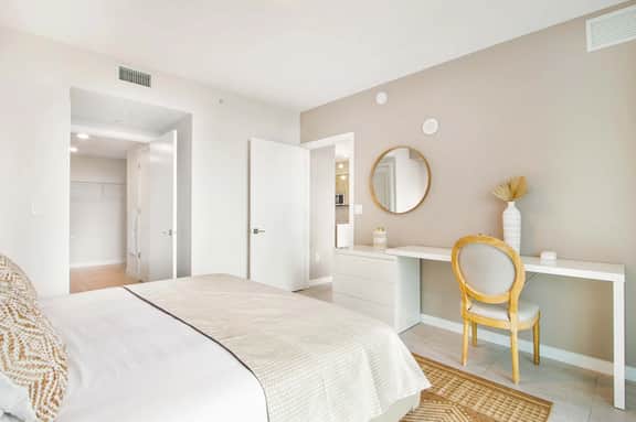 Cozy Deco 1 Bdrm Condo, Best Miami Location - Image 4