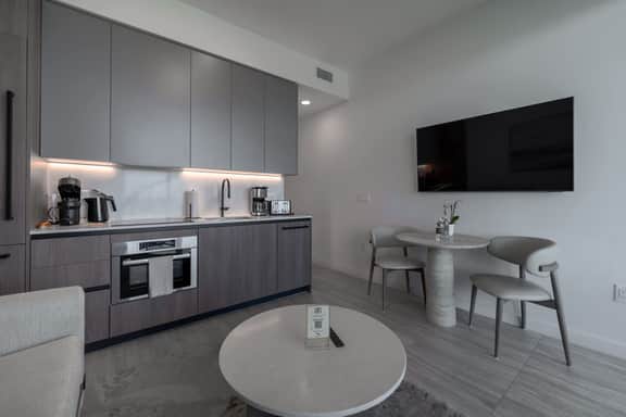 20th Floor Urban Coastal Escape | Oceanview 1BR - Image 5