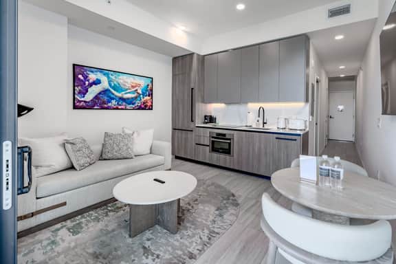 Panoramic Views, 18th Floor | 1BR Miami Beach - Image 2