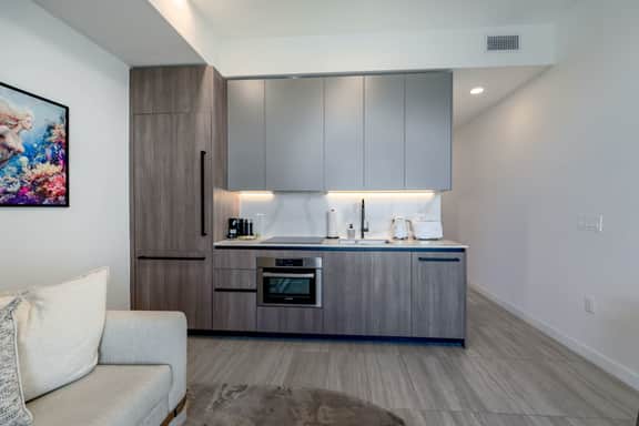 Panoramic Views, 18th Floor | 1BR Miami Beach - Image 3