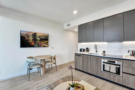Beach Vibes, 14th Floor | Stylish 1BR, 72 Park - Image 4