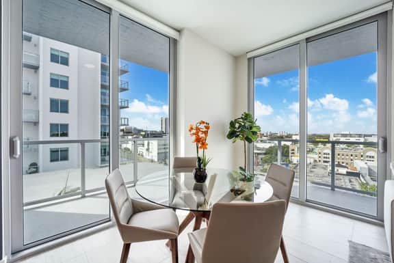 Corner 1 Bdrm Condo In Miami Design District - Image 4