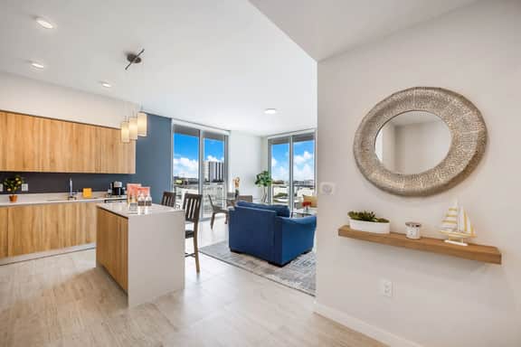 Corner 1 Bdrm Condo In Miami Design District - Image 5