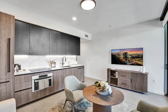 NEW 1BR in Miami Beach, Walk to Beach, Resort - Image 2