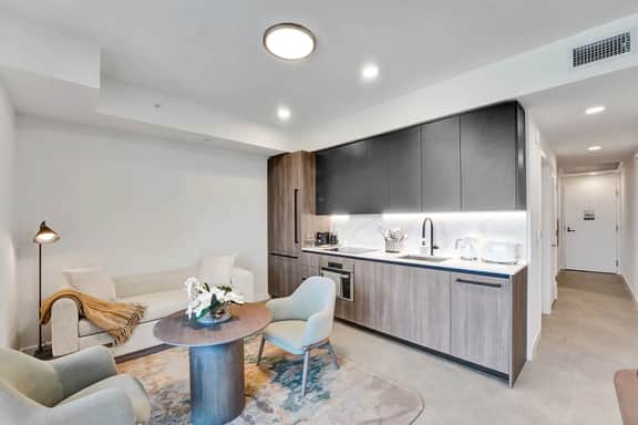 NEW 1BR in Miami Beach, Walk to Beach, Resort - Image 3