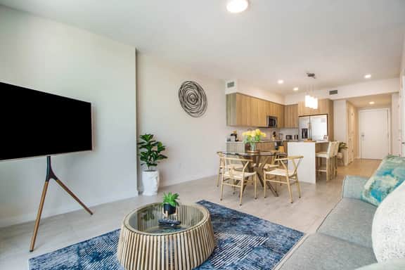 Gorgeous 1 Bdrm Condo Pool & Bay Views - Image 5