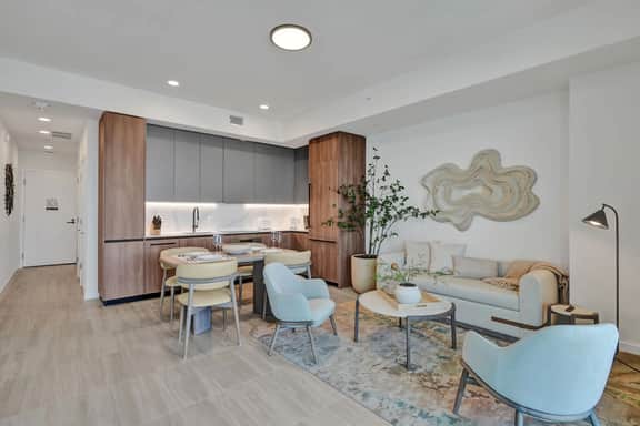 19th Floor Beachside Escape | Pool, Gym & Beach - Image 4