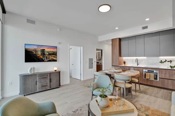 19th Floor Beachside Escape | Pool, Gym & Beach - Image 3