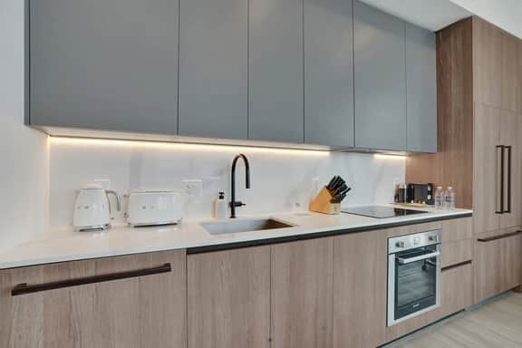 Chic 2BR/2BA, 19th Floor | Steps to the Beach - Image 4