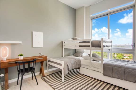 Gorgeous Bayviews - Urban Design 2Bdrm Penthouse - Image 5