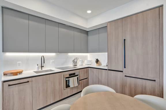 Refined 1BR on the 15th | Balcony, Pool & Gym - Image 4