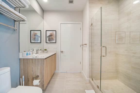 Boho 1 Bdrm Condo With City Views - Image 5