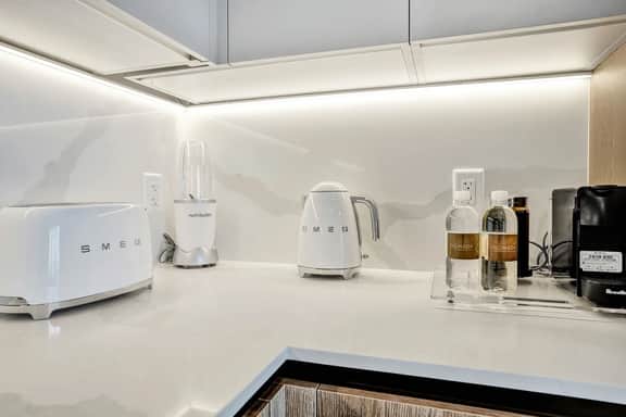 Refined 2BR at 72 Park | High-Rise Miami Beach - Image 5