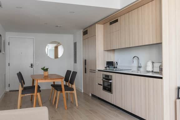 Stunning 1/1 Condo in Downtown Miami Free Parking - Image 3