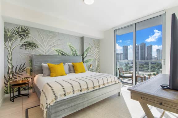Amazing City Views 1 Bdrm Condo, Miami - Image 2