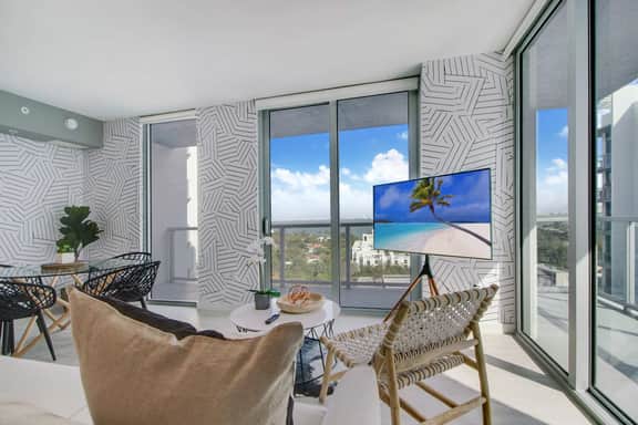 Fantastic Bay View 1Bdrm Condo - Miami Design Dist - Image 2