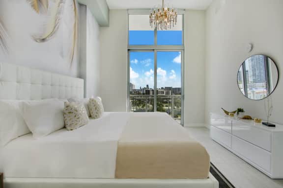 Upscale Designer 1 Bdrm Condo - Miami Design Dist - Image 4