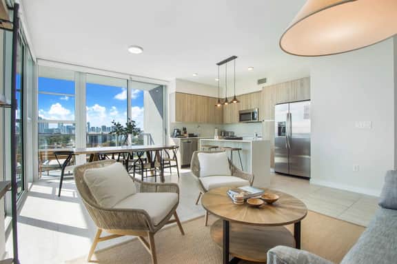 Amazing Ocean Views  2/2 Condo, Best Location - Image 3