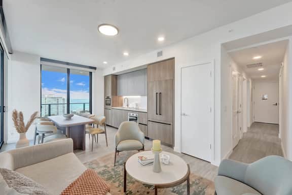 Elegant 4BR, 16th Floor | Balcony, Pool & Gym - Image 2